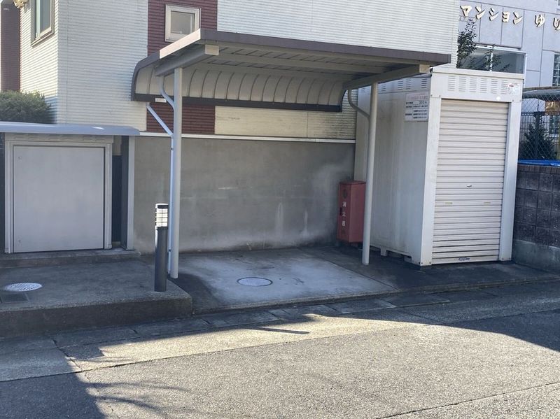 LEONEXT Meito Hon Dori West Shared spaces