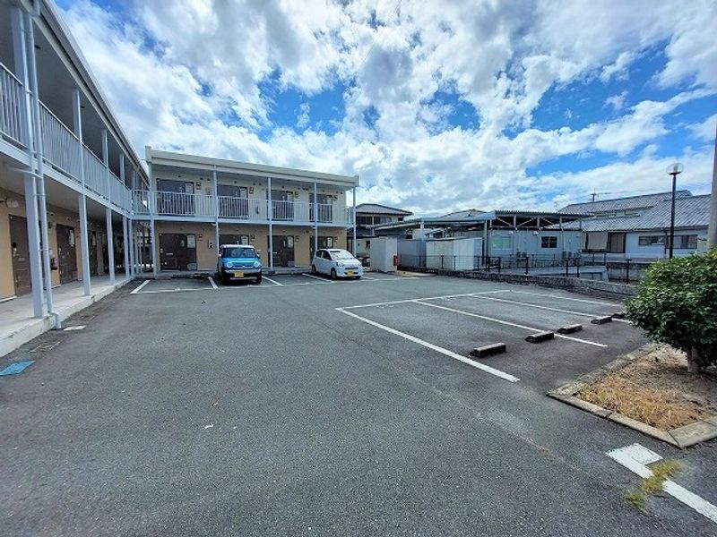 レオパレス田代 駐車場