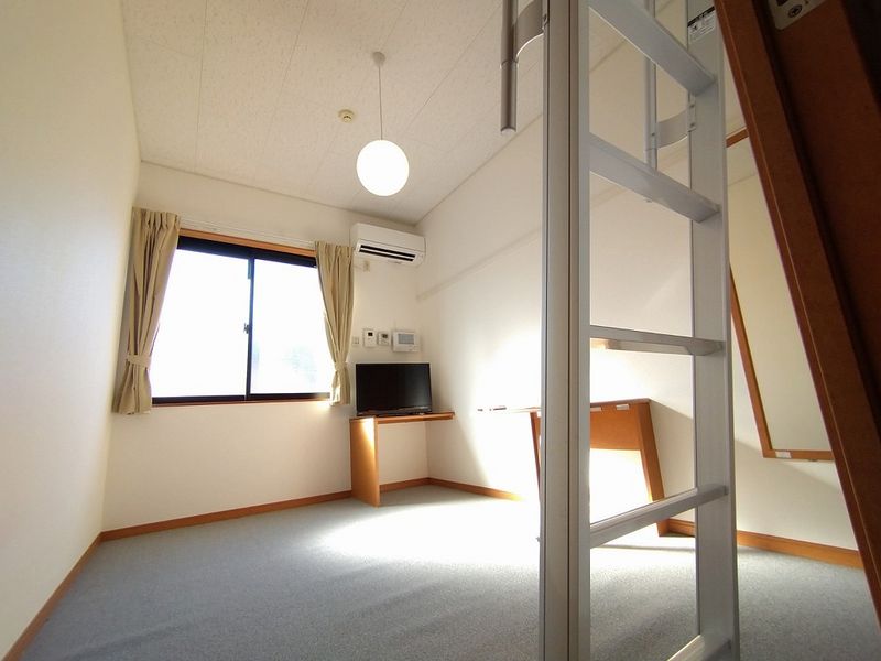 レオパレスカメリア 居間