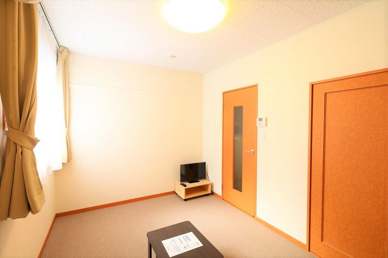 レオパレス西陣 居間