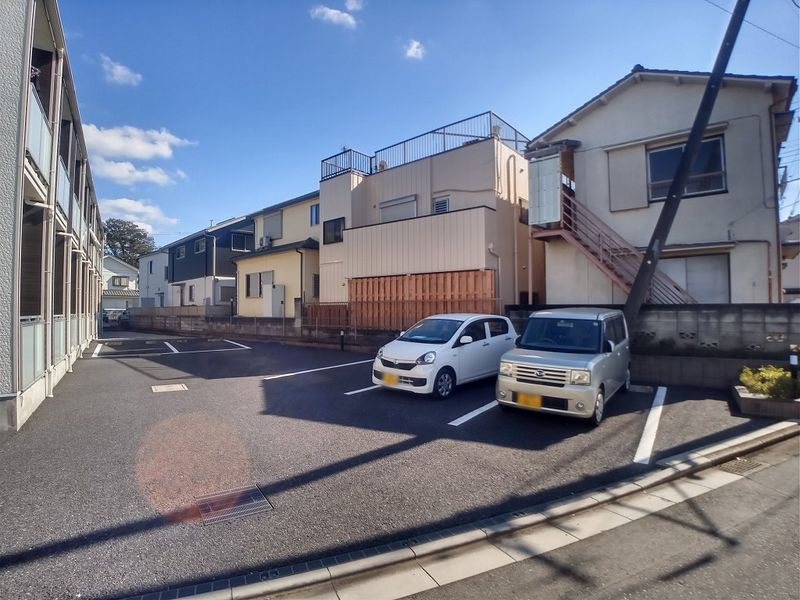 レオネクストスマイルシダー 駐車場