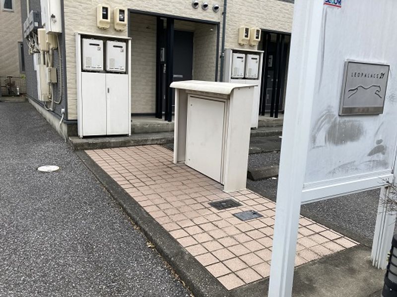 レオパレス萱場南 エントランス