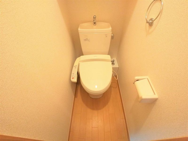 レオパレスヴァンメルベーユ トイレ