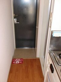 レオパレス亀有第４ 玄関