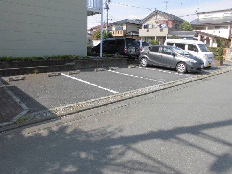 レオパレスＭ．Ｉ 駐車場
