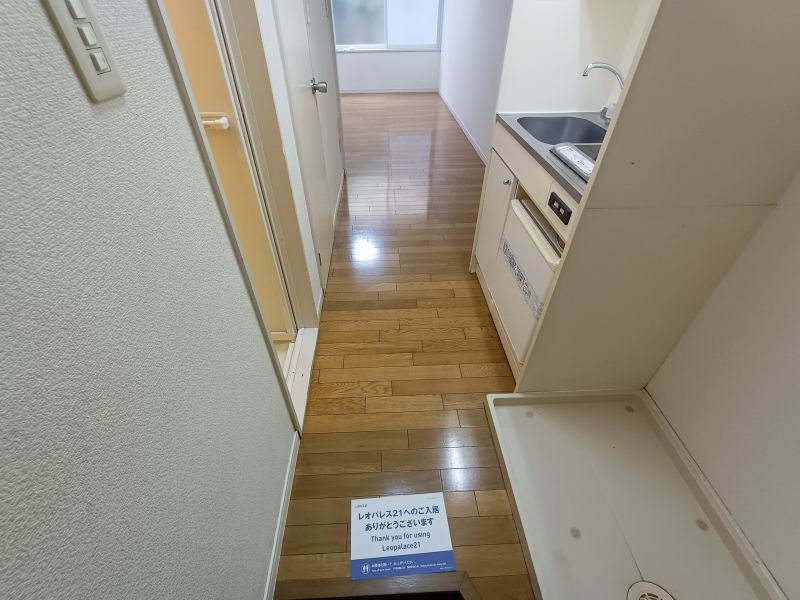 レオパレスレジデンス新石切 玄関