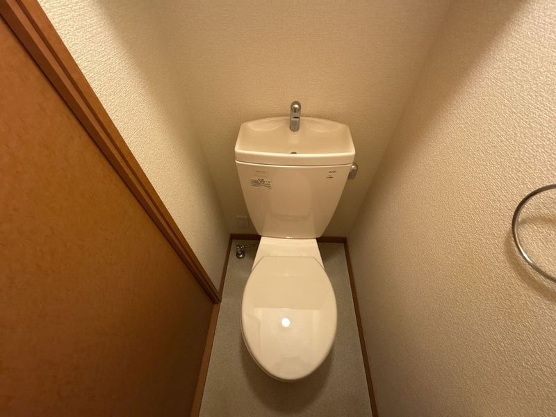 レオパレスプレミール トイレ