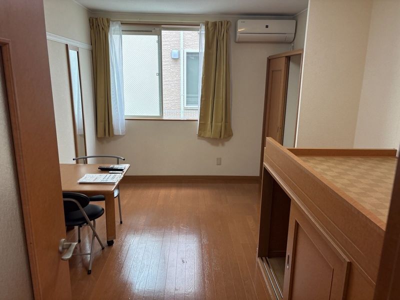 レオパレスウェルカムハート 居間