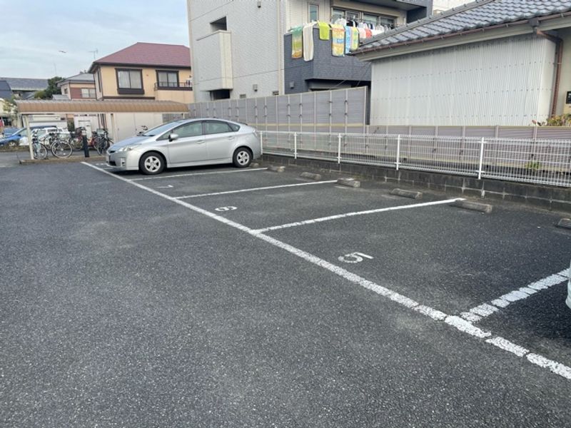 レオパレススマイル 駐車場