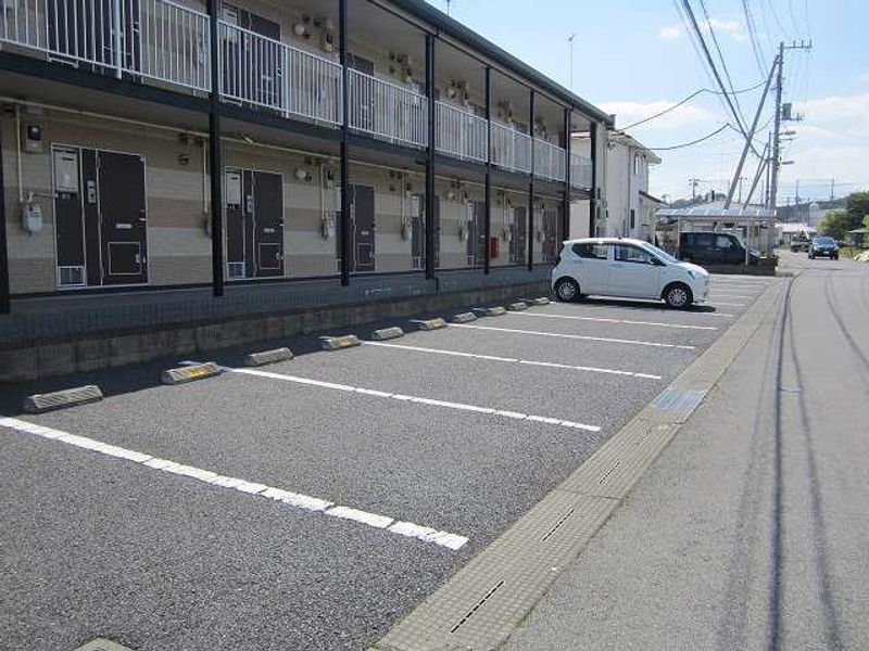 レオパレスグランシャリオⅡ 駐車場