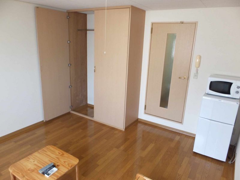 レオパレスリブェール原宿 居間