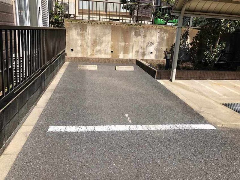 レオパレスアヴァンガルデ 駐車場