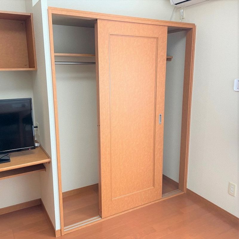 レオパレスパピヨン 収納