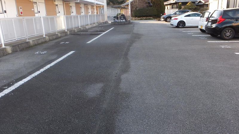 レオパレス六甲北 駐車場