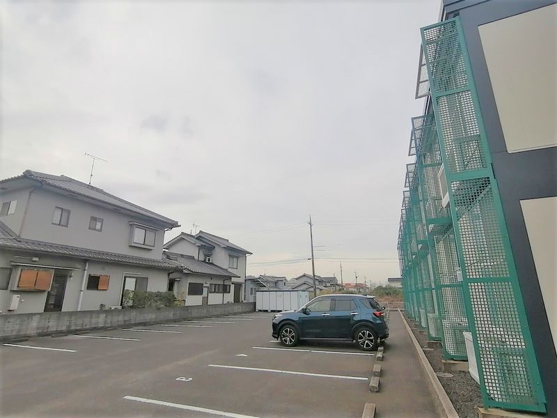 レオパレスサンハイム 駐車場