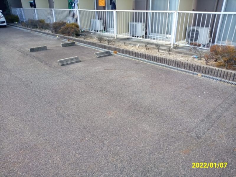 レオパレス西陵 駐車場