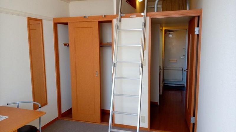 レオパレススカイブルー 居間