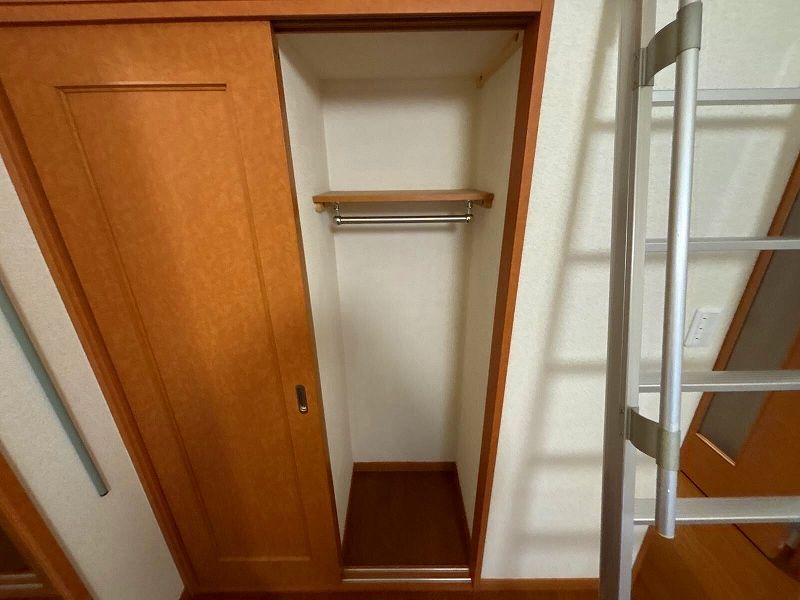 レオパレスＩＺＵＭＩ 収納