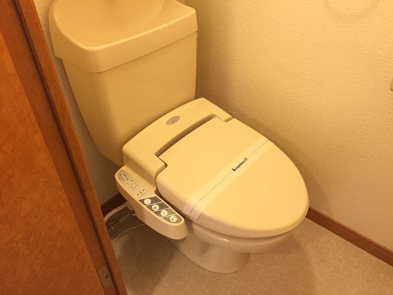 レオパレスタラート トイレ