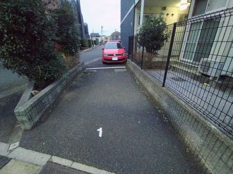 レオパレス世田谷 駐車場