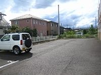 レオパレスサニーハイツ 駐車場