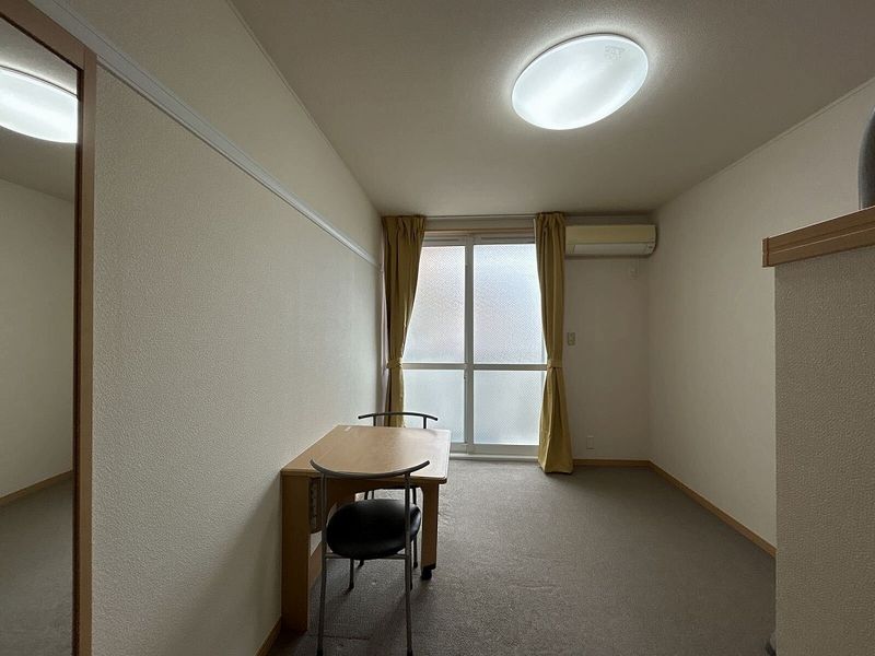 レオパレスアルテア日進 居間