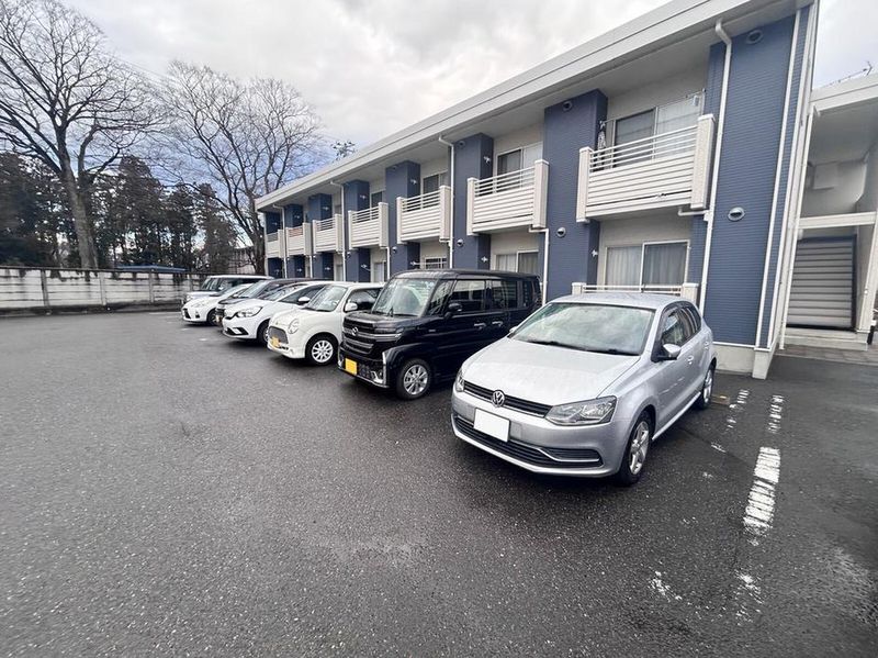 LEONEXT Kei 停车场