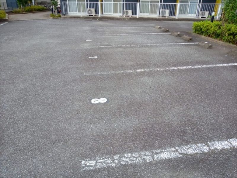 レオパレスＨＫスクエア 駐車場