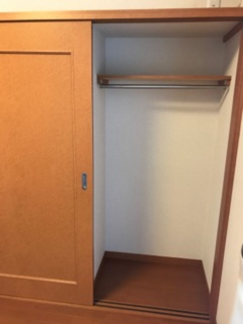 レオパレスグリーン　グラス 収納