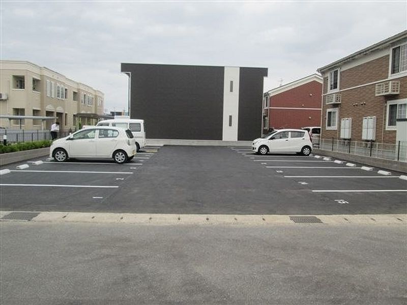 レオネクストコンフォートパレス 駐車場