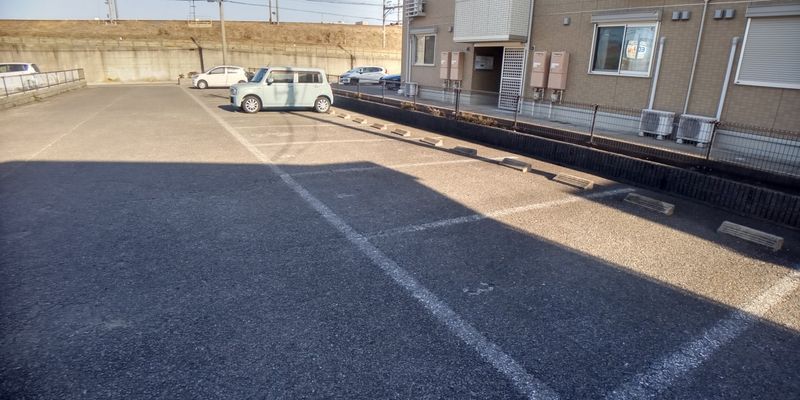レオパレスハインスハイム 駐車場
