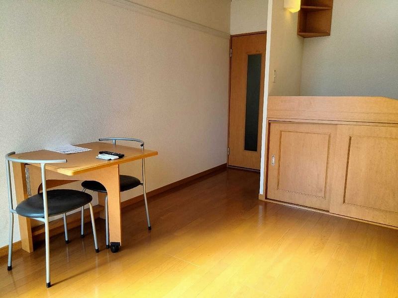 レオパレスヴィルヌーブ 居間