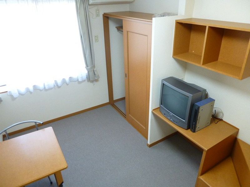 レオパレスウエノ 収納
