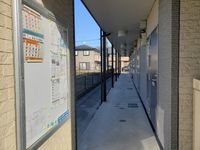レオパレスＳＵＮＲＯＯＭ エントランス