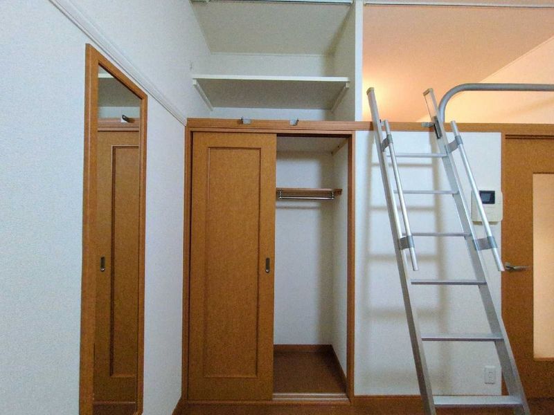 レオパレスリベルラⅠ 収納