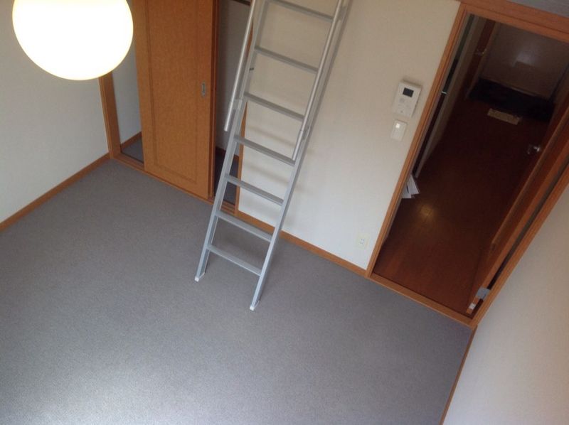 レオパレスフォレスタ 居間