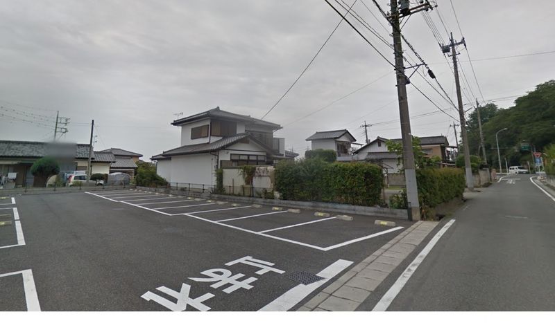 レオパレスルナシャインⅣ 駐車場