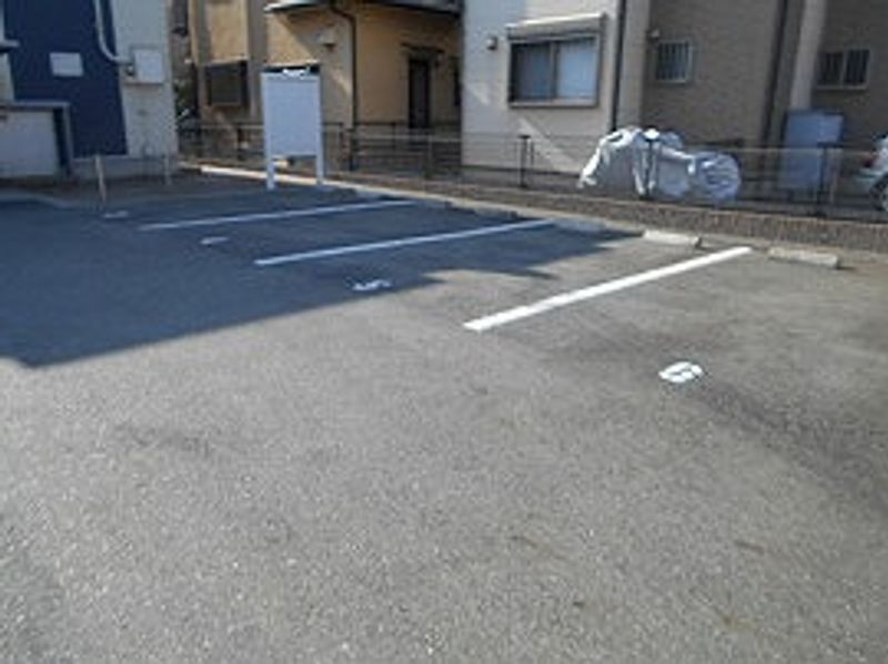 レオネクストシーガル 駐車場