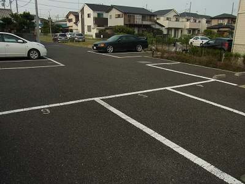 レオパレスディアコート 駐車場