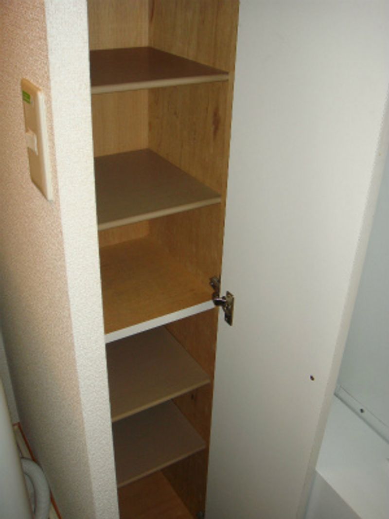 レオパレス伊勢倉 収納