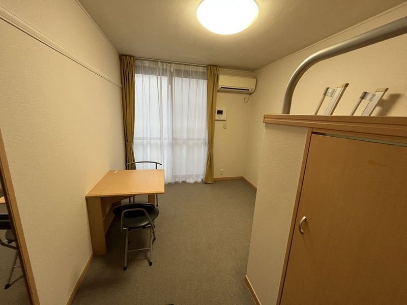 レオパレスグリーンメゾン 居間