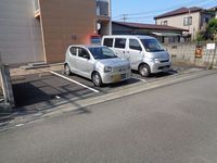 レオパレスコバヤシ 駐車場