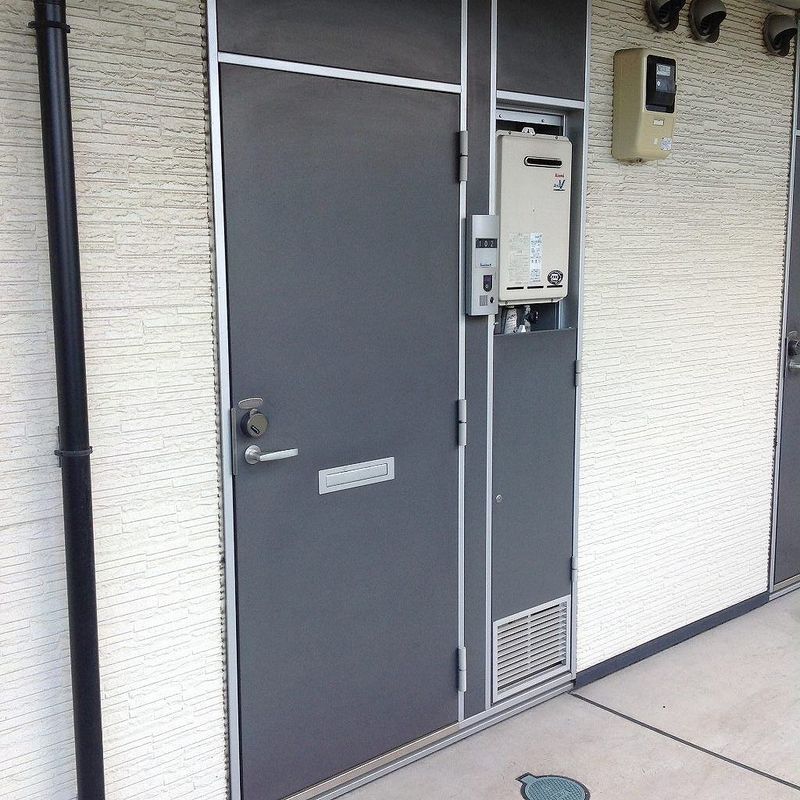 レオパレスアピテＣ 玄関