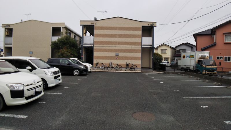 レオパレス道 駐車場
