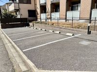 レオネクストレーブウィン 駐車場