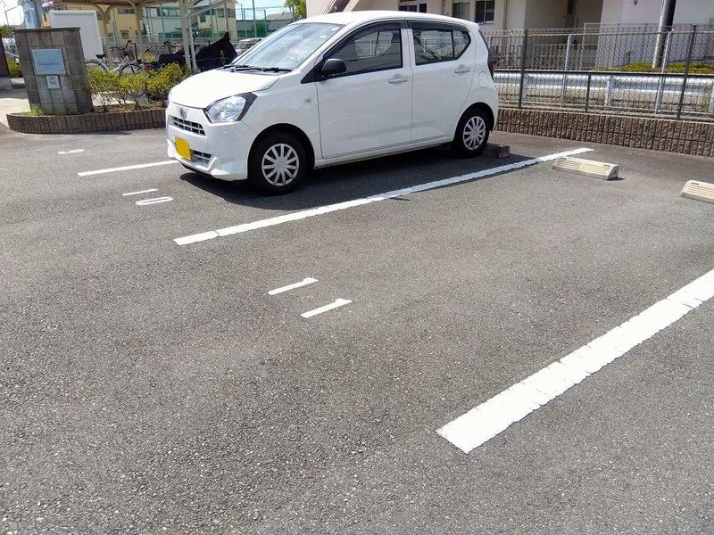 レオネクストドリーム＆ドリーム 駐車場