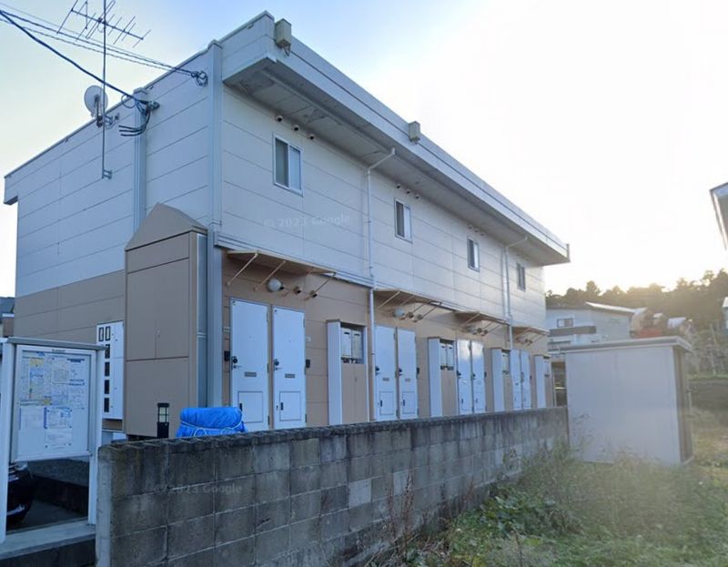 レオパレス三内 エントランス