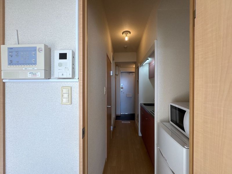 レオパレスサンヴィレッジ 玄関