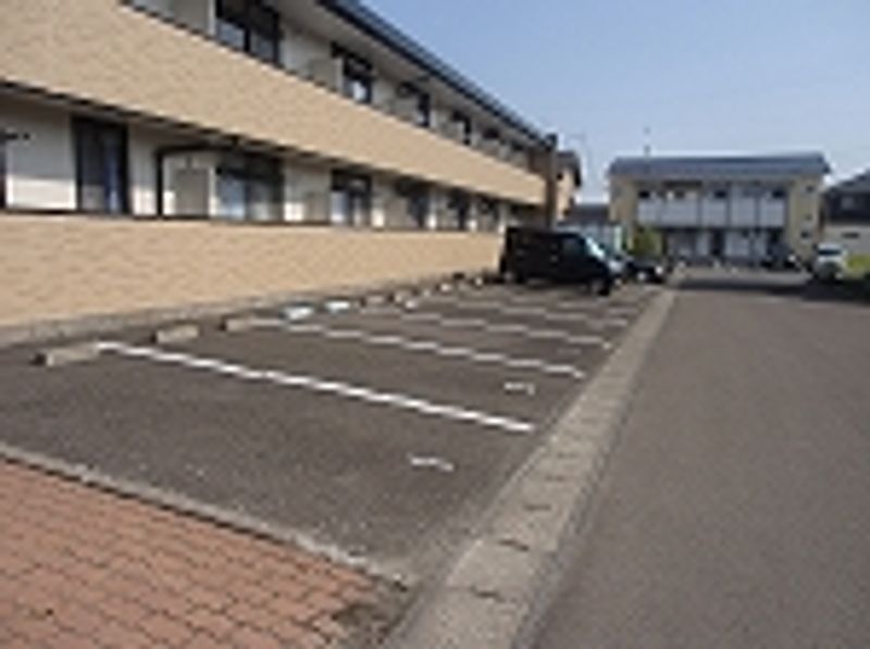 レオパレスオー・ド・ヴィー 駐車場