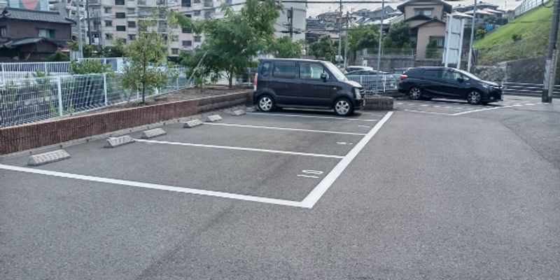 レオパレス南小倉 駐車場